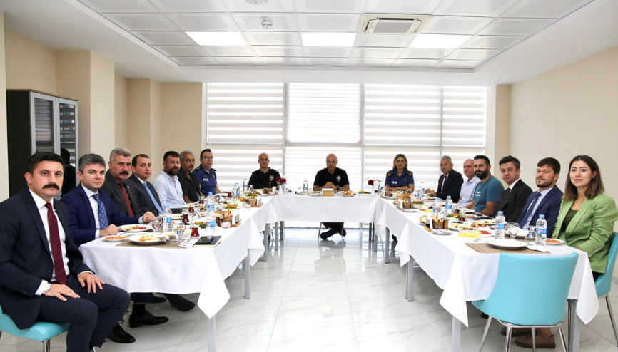 Tunceli Emniyet Müdürü Hakan Duman, basın mensuplarıyla bir araya geldi