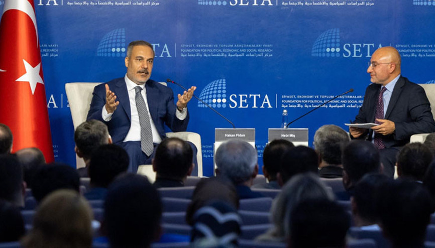 Dışişleri Bakanı Fidan SETAnın misafiri oldu