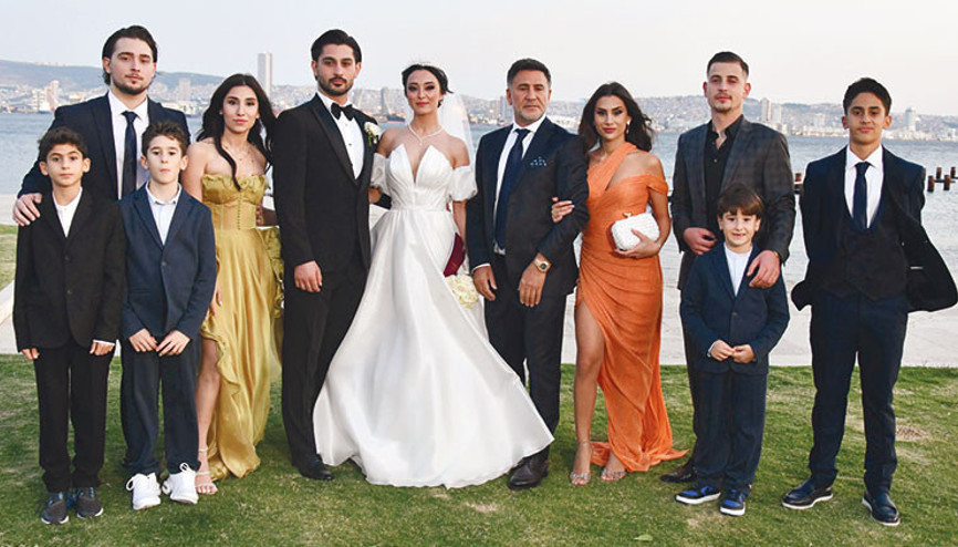 Düğünde paralar havada uçuştu