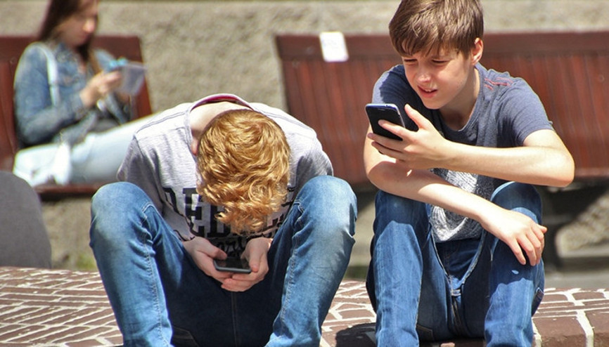 ABDnin California eyaletinde öğrencilere akıllı telefon yasağı