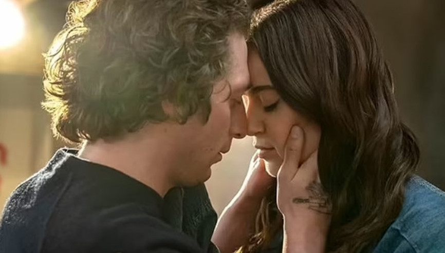 Boşandıktan sonra bir yılda üç aşk birden eskitti… Ünlü oyuncu bu kez de gönlünü rol arkadaşına kaptırdı