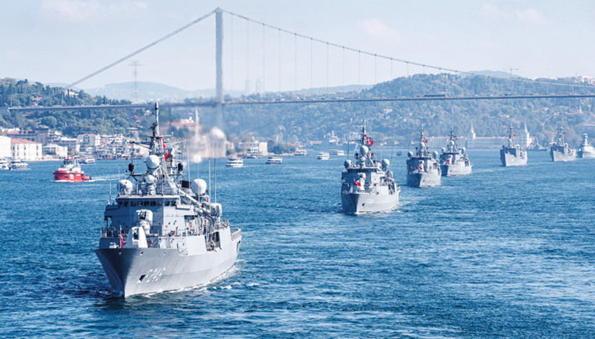 Boğaz’da 15 savaş gemisiyle Preveze gururu... TCG Anadolu da geçit töreninde