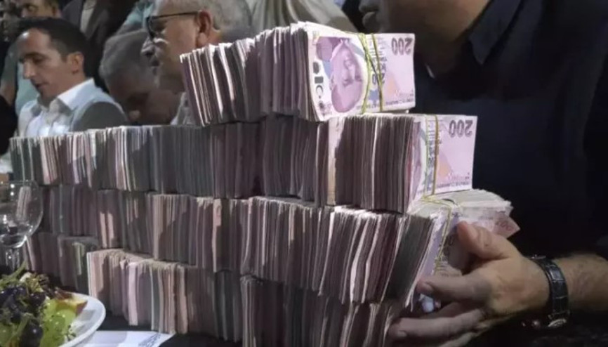 Aşiret düğününde geline 3 kilo altın, damada 4 milyon TL takıldı