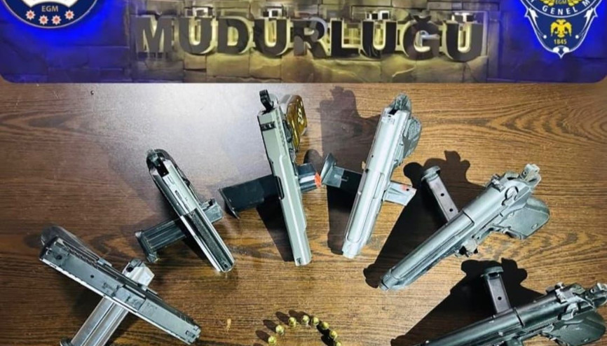 Adıyamanda ruhsatsız tabancaya 5 gözaltı
