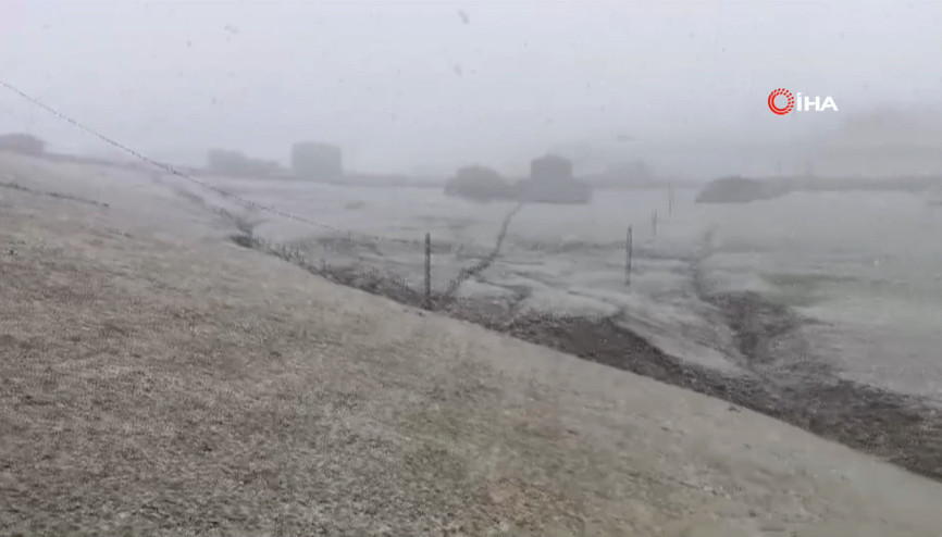 Trabzon yaylalarına mevsimin ilk karı düştü
