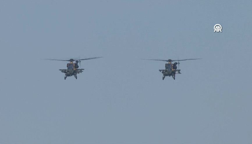 ATAK helikopterleri TEKNOFESTte gösteri uçuşu yaptı