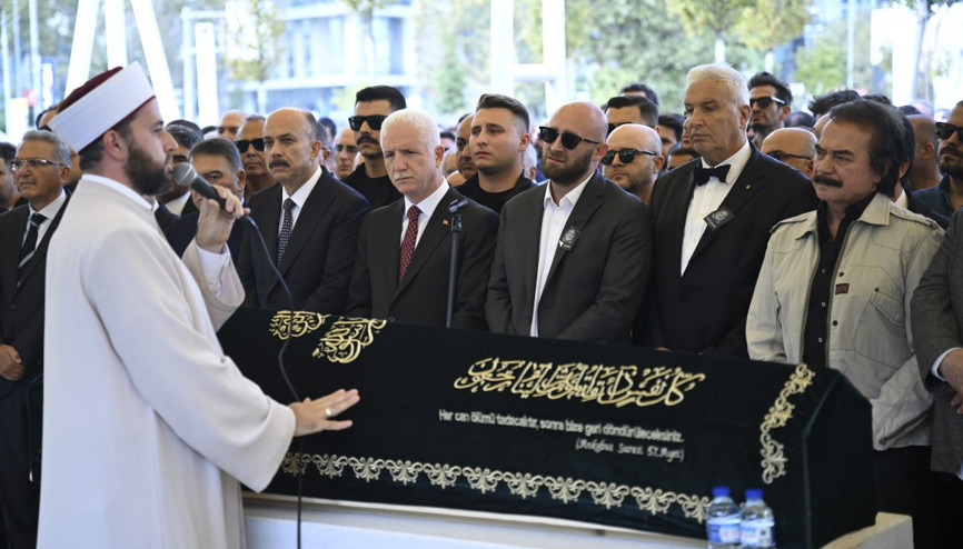 İstanbulda iş insanı Arif Develi son yolculuğuna uğurlandı