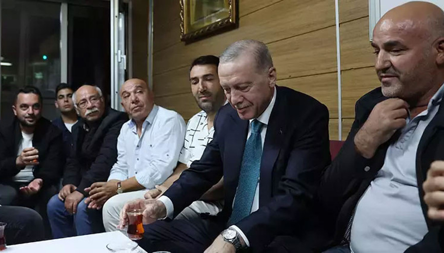 Cumhurbaşkanı Erdoğandan taksici esnafına ziyaret