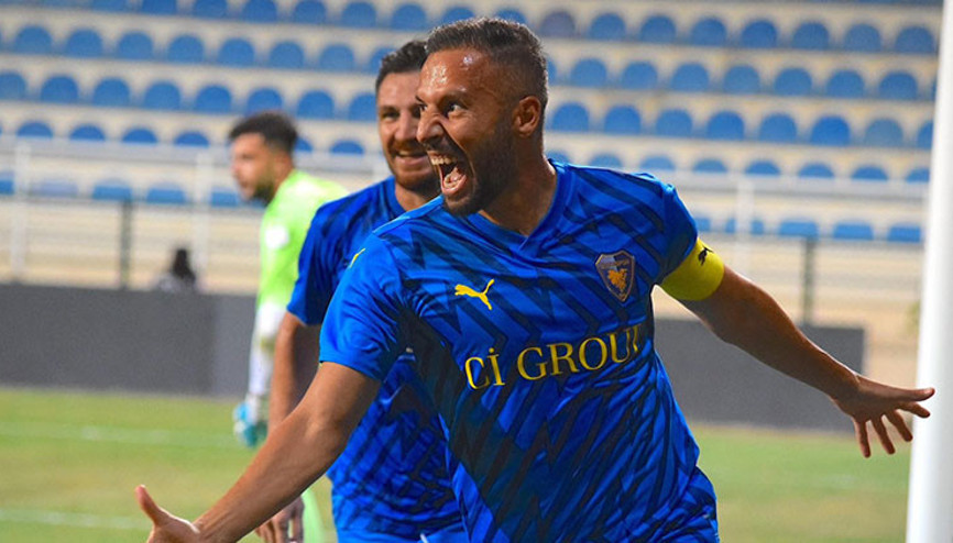 37 yaşındaki Yasin Öztekin, 2. Ligde gol krallığına oynuyor