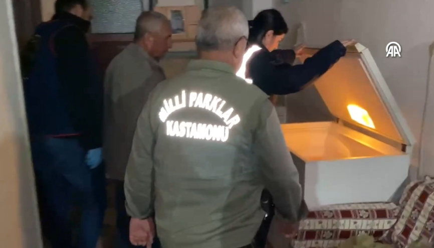 Kastamonuda geyik etinden yapılan sucuk ele geçirildi