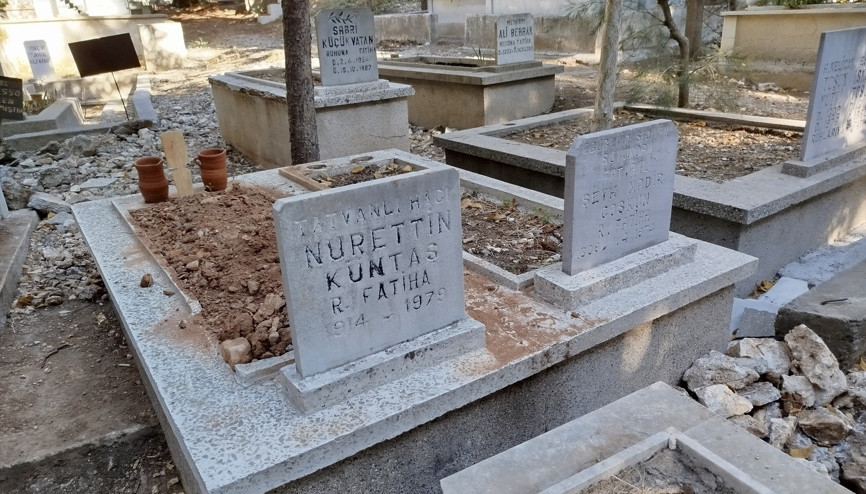 İzmir’de şoke eden olay Mezarı açtılar, iki kişinin daha kemiklerini buldular