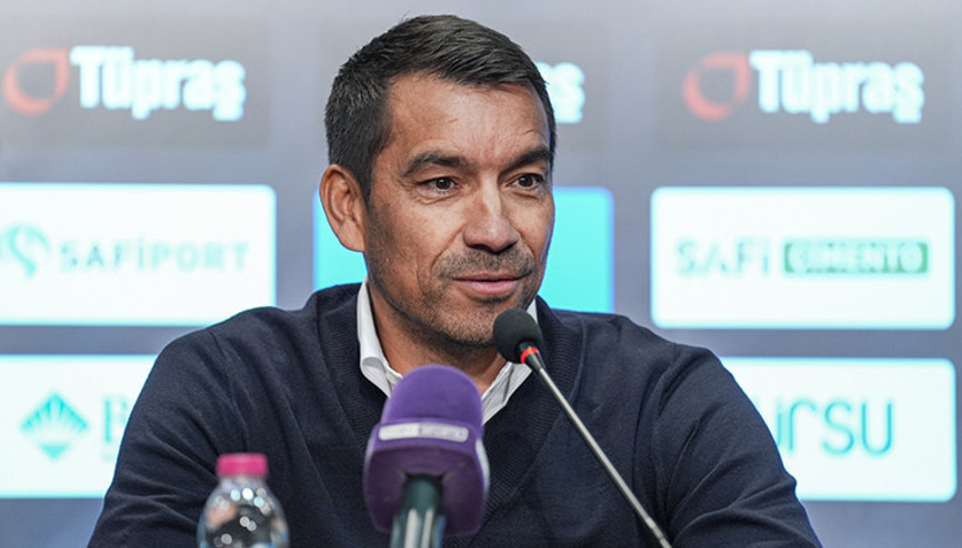 21 yıl sonra evinde 4’te 4 yapan Beşiktaşın hocası van Bronckhorst: Maçı kazanmak rekordan önemli