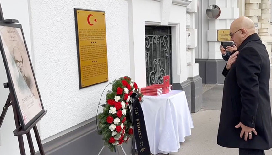 Büyükelçi Tunalıgil anıldı