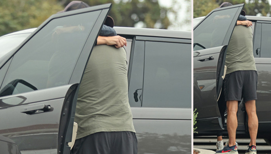 Yeni sevgilisi arabasından bile kollarında indiriyor... Ayağına taş değmesin bebeğim... Eski kocası nasıl kıskanmasın Yeni sevgilisi arabasından bile kollarında indiriyor... Ayağına taş değmesin bebeğim... Eski kocası nasıl kıskanmasın