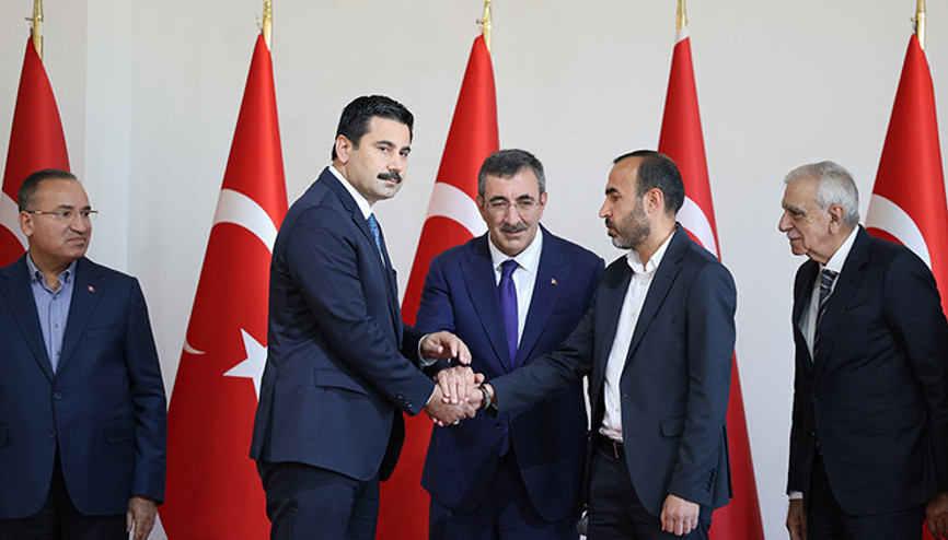 Şenyaşar ve Yıldız aileleri barıştı... Cevdet Yılmaz, barış yemeğinde konuştu