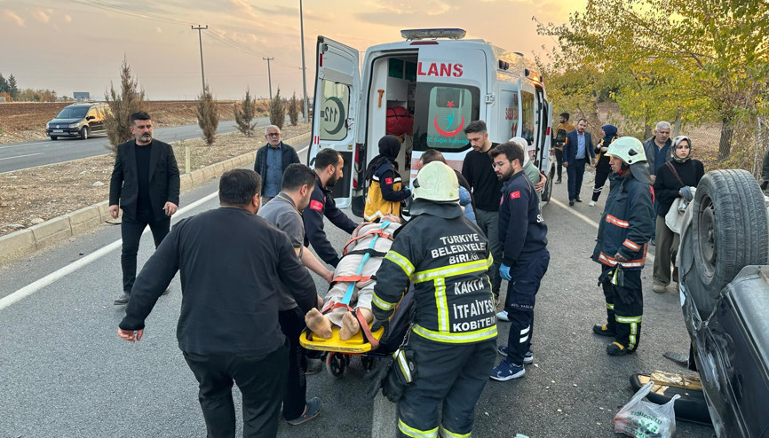 Adıyamanda otomobil takla attı: 4 yaralı