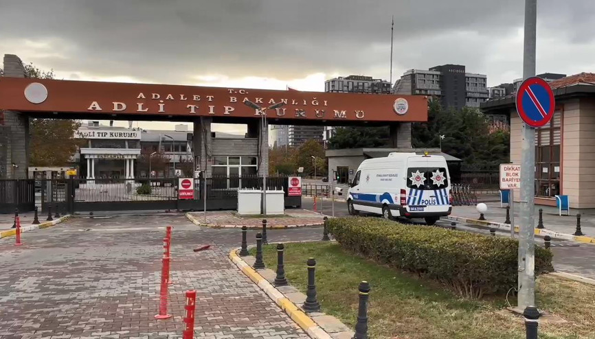 İstanbul - Şehit trafik polisinin cenazesi Adli Tıp Kurumundan alındı