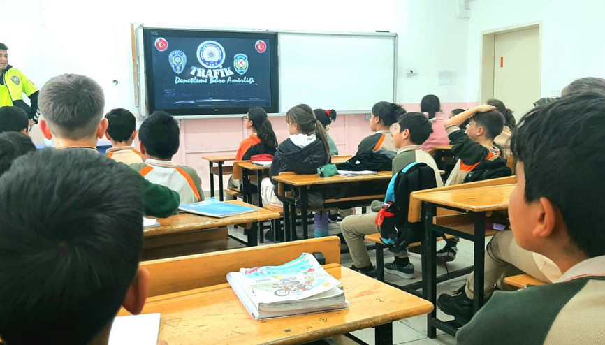 Turhal’da öğrencilere trafik eğitim semineri