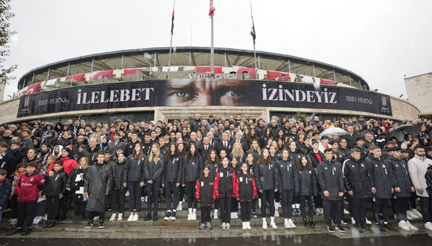 Beşiktaştan Gazi Mustafa Kemal Atatürkü anma töreni