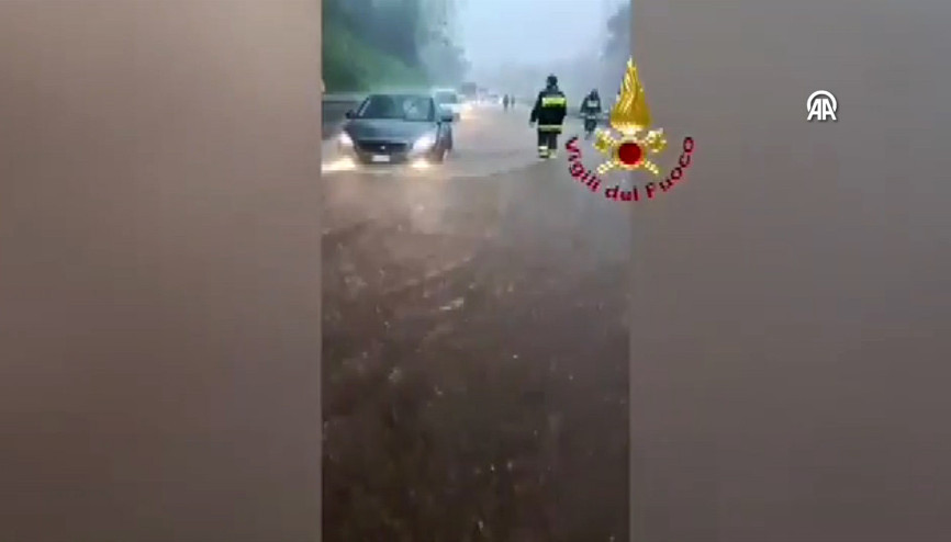 İtalyada şiddetli yağış, Sicilya Adasında sel ve taşkınlara yol açtı