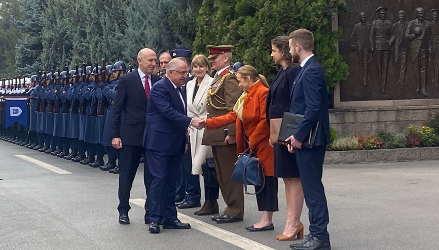 Bakan Güler, Birleşik Krallık Savunma Bakanı Healey ile görüştü