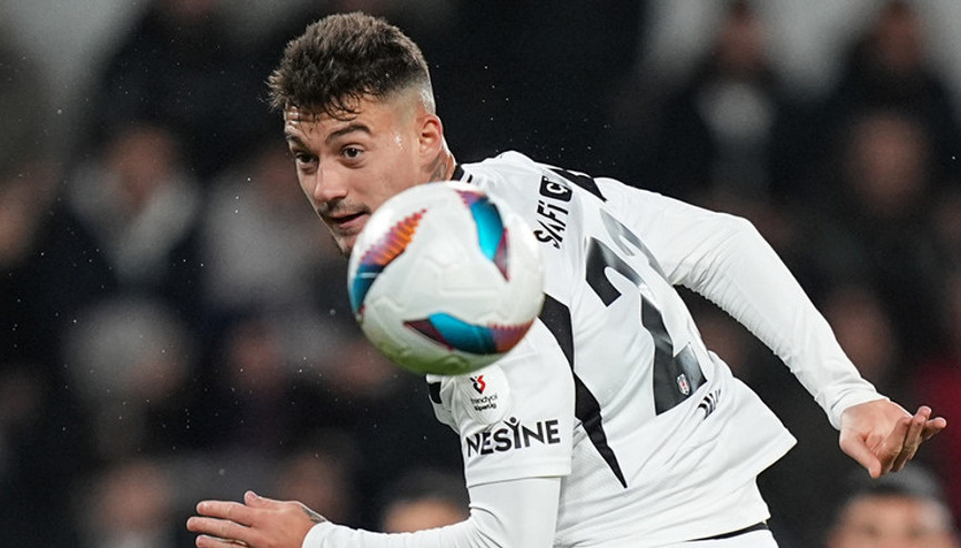 Beşiktaşlı Ernest Muci, milli takım kampında sakatlandı