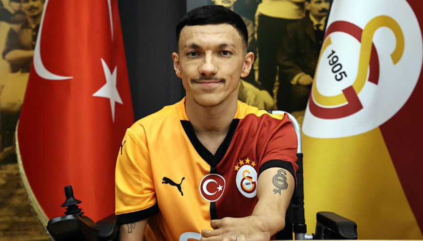 Şampiyon Para yüzücü Umut Ünlü, Galatasarayda