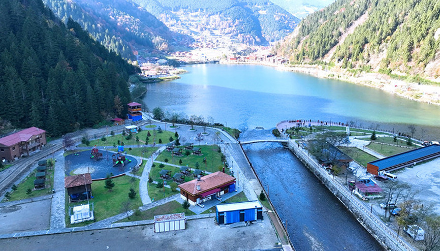 Bakan Kurum duyurdu: Uzungölün çevresindeki kaçak yapılar yıkılacak