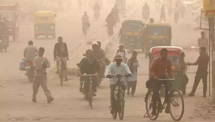 Yeni Delhi’de hava kirliliği nedeniyle okullar kapatıldı