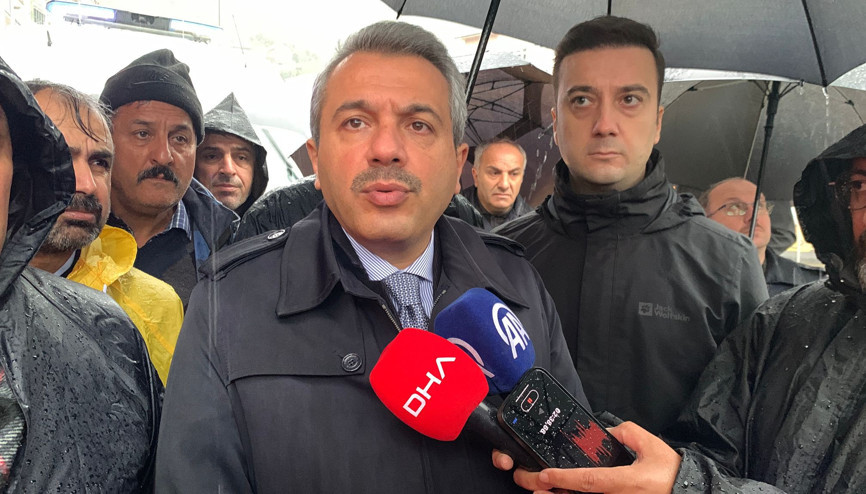 Rizede heyelan: 1 ölü, 2 bina tahliye edildi (3) Rizede heyelan: 1 ölü, 2 bina tahliye edildi (3)