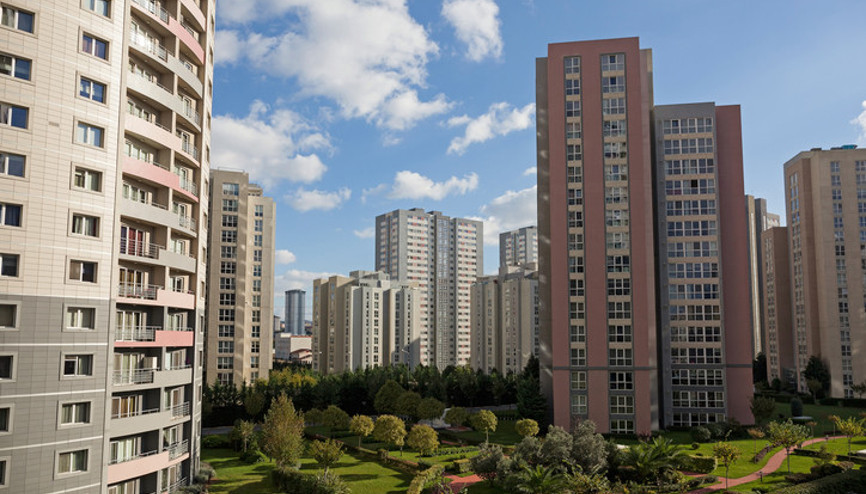 Kiralık konutlarda ‘kısa süreli’ oturum dönemi Bazı ev sahipleri bir yıllık sözleşme şartı koyuyor | Böyle bir hakları var mı Süre sonunda kiracı evden çıkmak zorunda mı