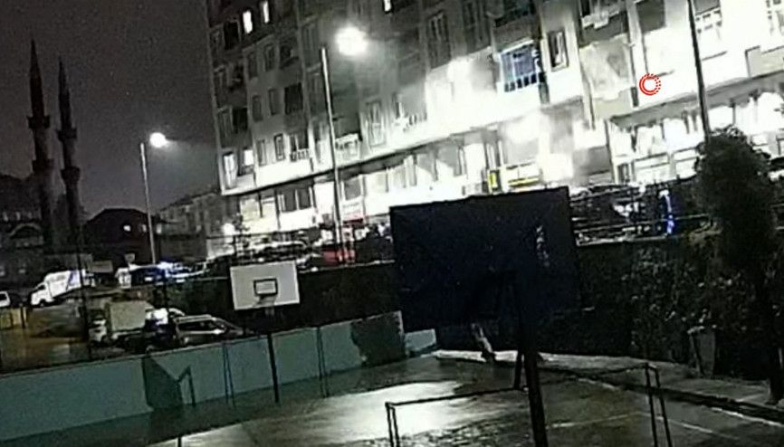 Rize’de 1 kişinin hayatını kaybettiği heyelan anı kamerada Rize’de 1 kişinin hayatını kaybettiği heyelan anı kamerada