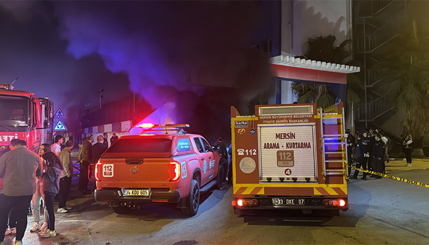 Mersinde tekstil atölyesi yandı; 4 işçi dumandan etkilendi