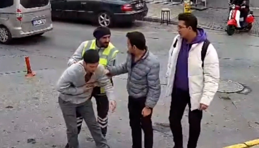 Belediye personeli nefes borusuna şeker kaçan genci Heimlich manevrasıyla kurtardı