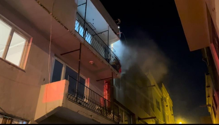 Bursada korkutan yangın: Tekstil malzemesi üreten 3 katlı iş yerinde yangın çıktı