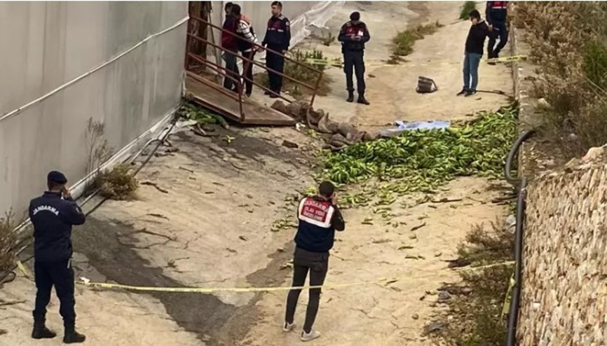 Antalya’da muz serasında iş kazası  2 ölü, 2 yaralı