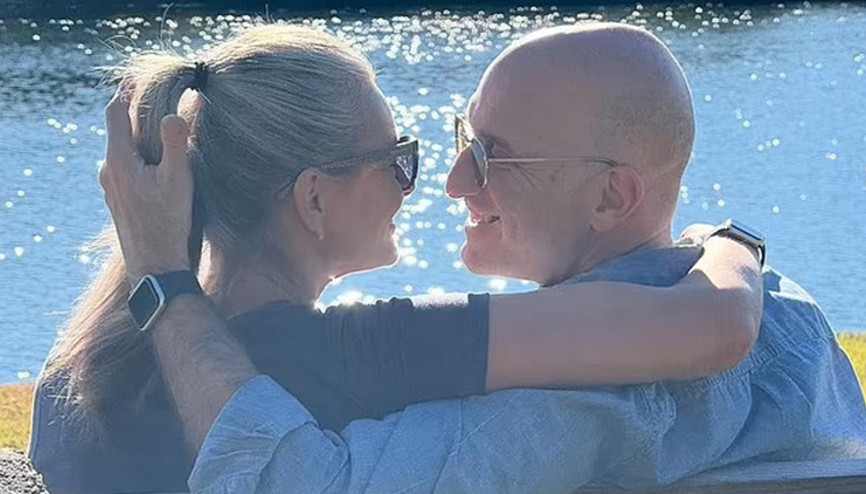 Eski kocasına ölene kadar bakmıştı… Hayatının aşkını ömrünün sonbaharında buldu Eski kocasına ölene kadar bakmıştı… Hayatının aşkını ömrünün sonbaharında buldu