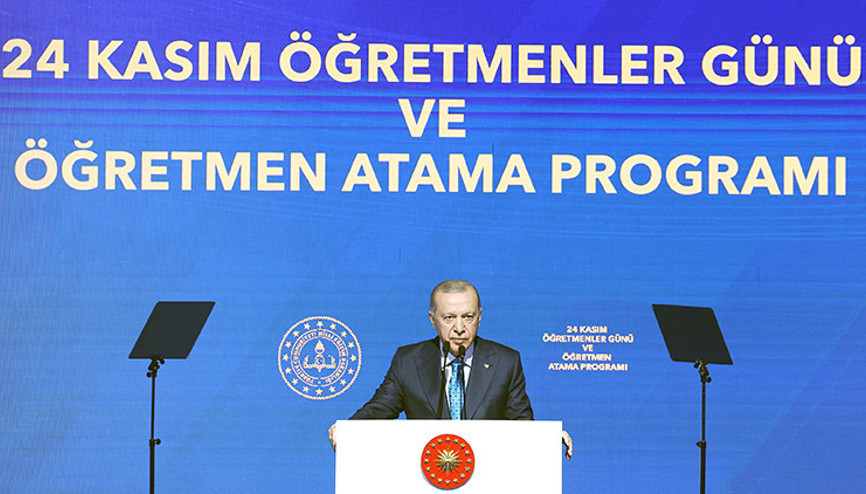 Son dakika: Cumhurbaşkanı Erdoğan düğmeye bastı... 20 bin öğretmen ataması yapıldı: Türkiye Yüzyılı Maarif Modeli vurgusu Son dakika: Cumhurbaşkanı Erdoğan düğmeye bastı... 20 bin öğretmen ataması yapıldı: Türkiye Yüzyılı Maarif Modeli vurgusu
