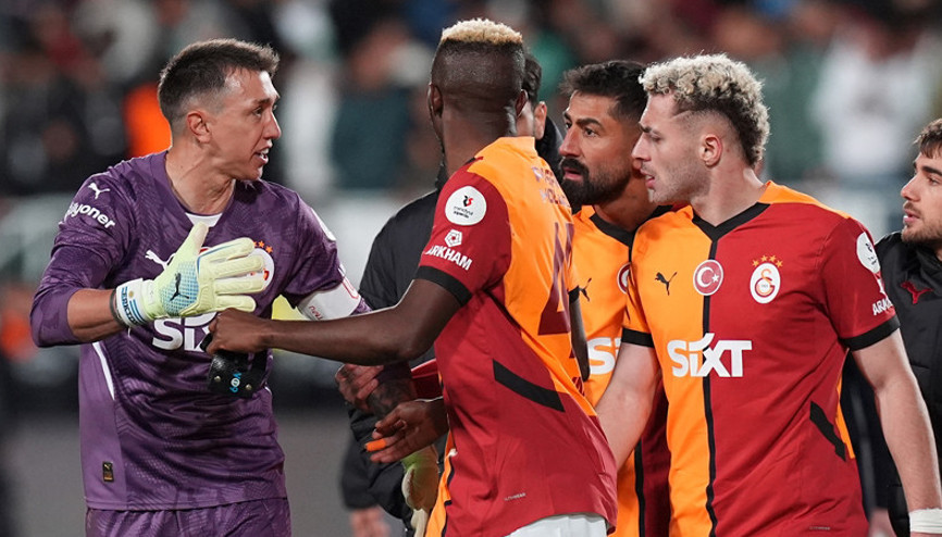 Galatasarayda gerginlik Maç sonunda tartışma yaşandı