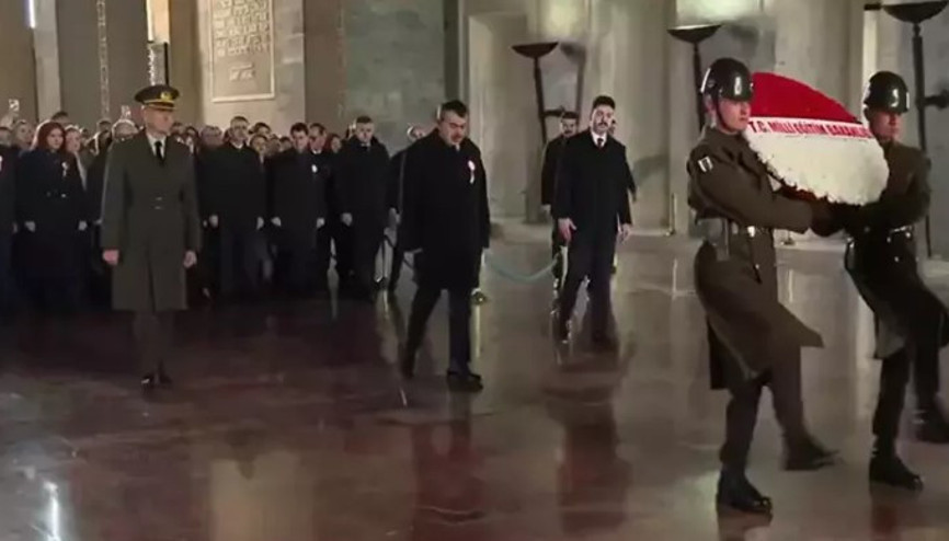 Bakan Tekin, öğretmenlerle Anıtkabir’i ziyaret etti