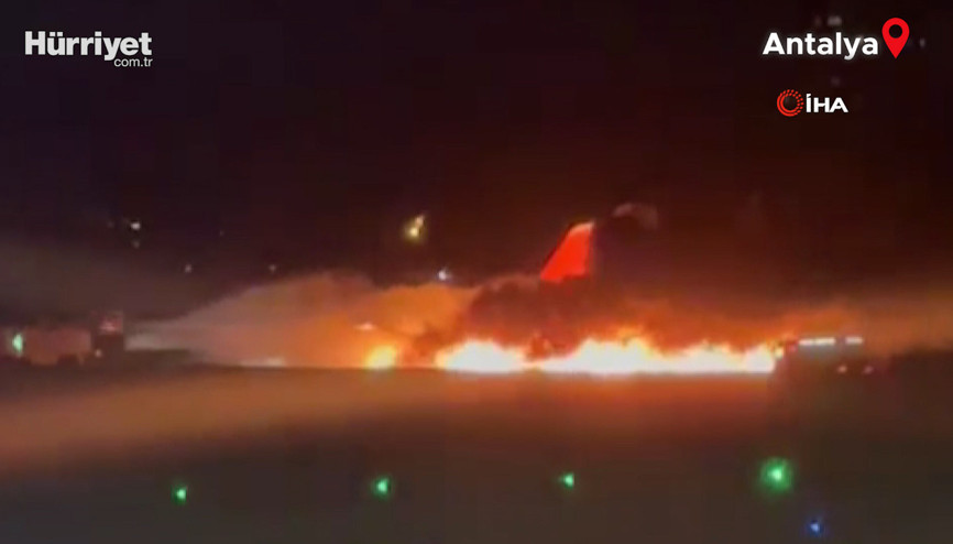 Antalya Havalimanına inişe geçen Rus yolcu uçağında yangın