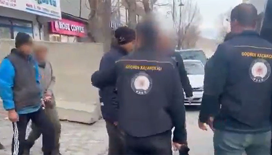 Bakan Yerlikaya: Bin 298 düzensiz göçmen yakalandı