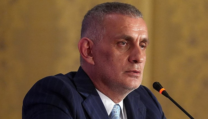 Futbol, akıl ve bilimle yönetilmelidir, hamasetle değil
