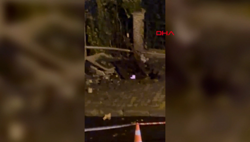 Şişli’de yeraltı kablolarında patlama anı kamerada Kaldırımda yürürken ağır yaralandı