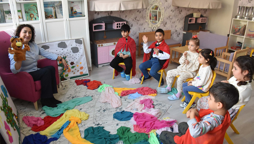 Pembe koltuklu öğretmenden öğretici masallar Pembe koltuklu öğretmenden öğretici masallar