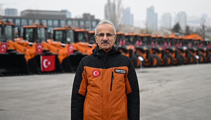 Karayollarında kış seferberliği... Bakan Uraloğlu: 2024 yılında toplam 628 makine ve ekipmanı kazandırdık