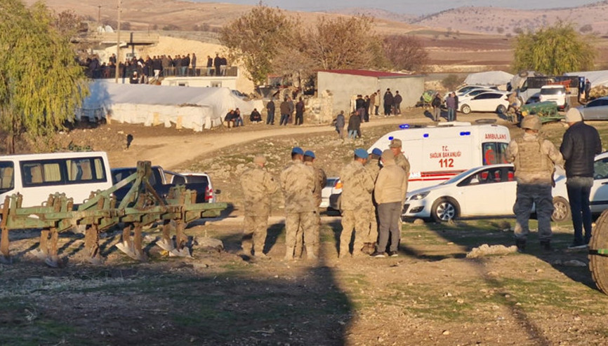 Diyarbakırda akraba iki aile arasında taşlı-sopalı kavga 10 kişi yaralandı