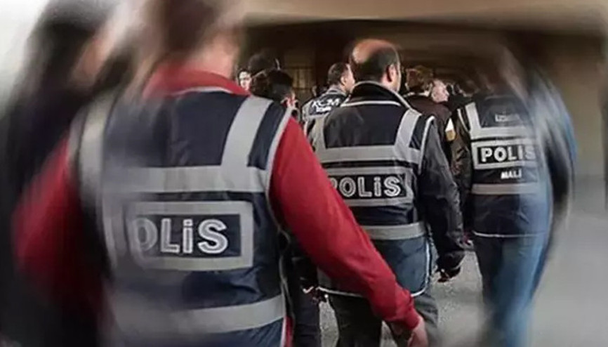 İstanbulda operasyon: Sosyal medya üzerinden silahlı paylaşım yapan 55 şüpheli gözaltına alındı