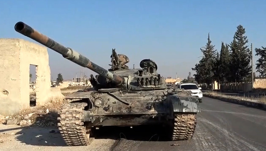 Suriye Milli Ordusu, Esad rejiminden ele geçirdiği tankları karargahına sevk ediyor