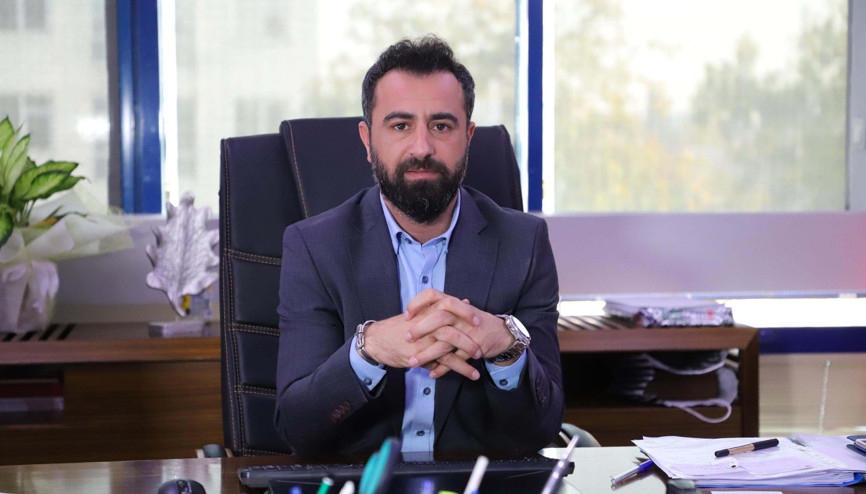 Menderes Belediye Başkan Yardımcısını makam odasında darbeden 2 şüpheli tutuklandı